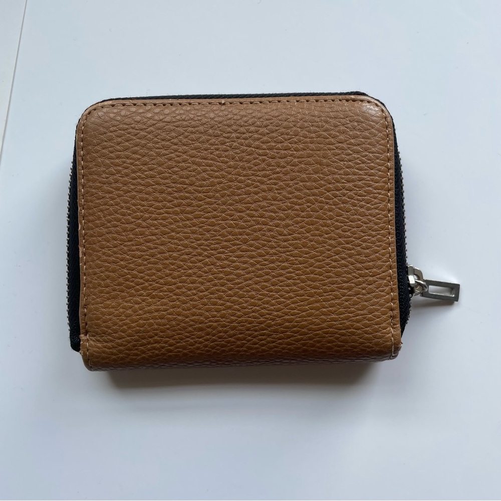 Guess Wallet - Picture 3 of 4
